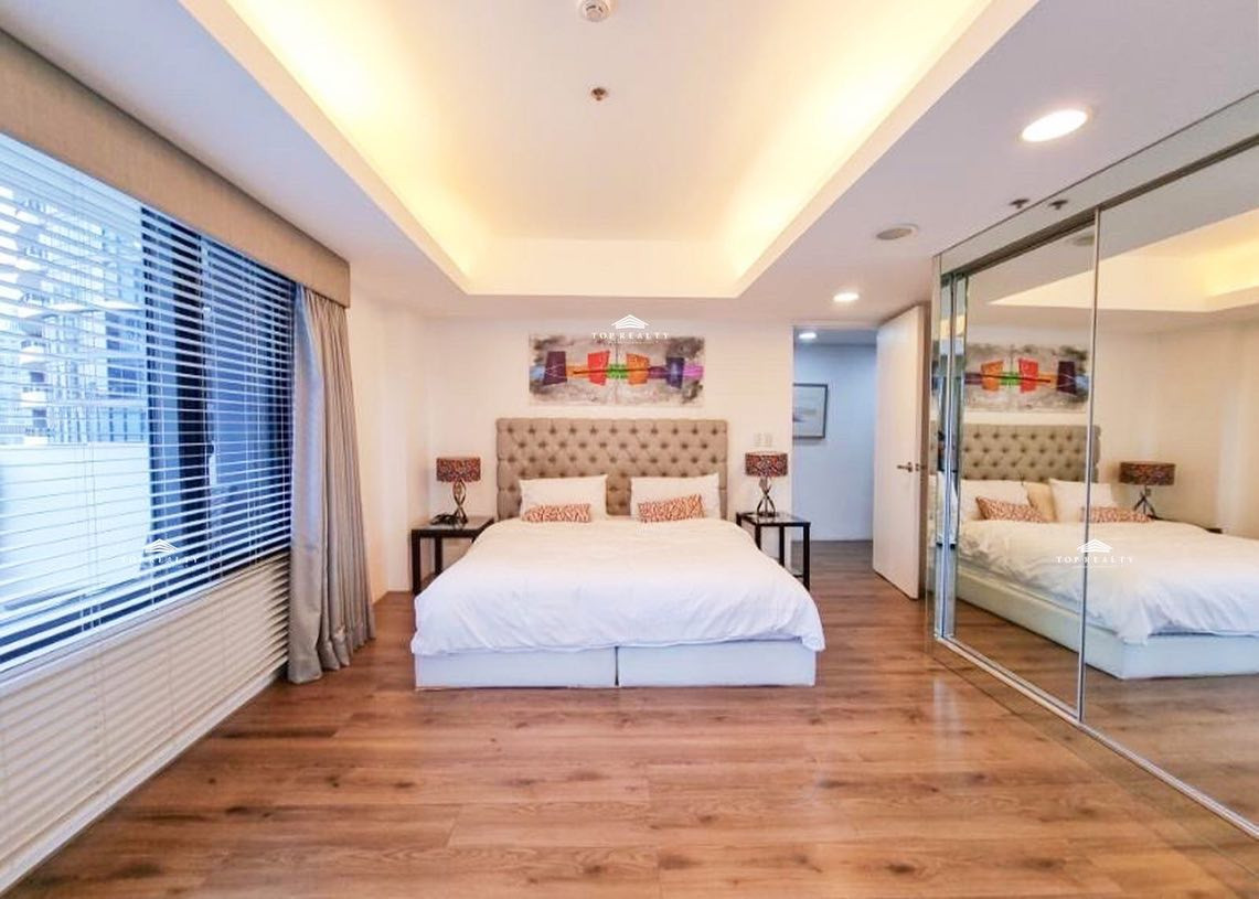 Modern Glam Interior-decorated Condominium Unit for Sale photo 5