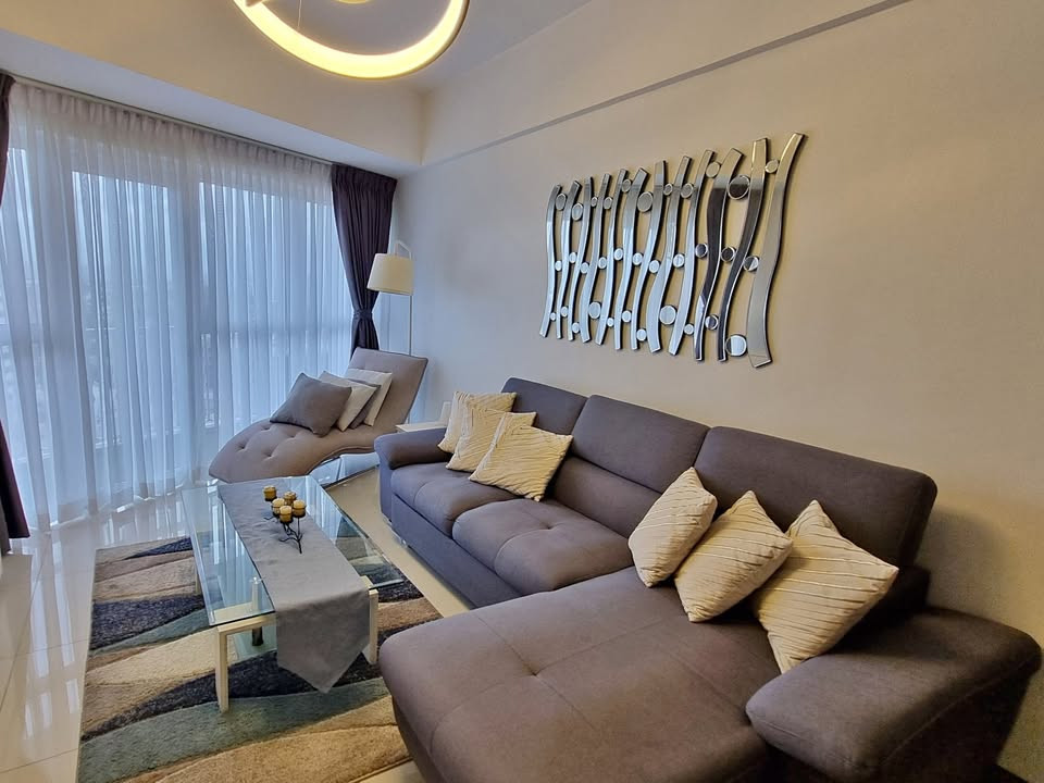 Fully furnished 3-bedroom condo with parking for sale at The Venice Luxury photo 1