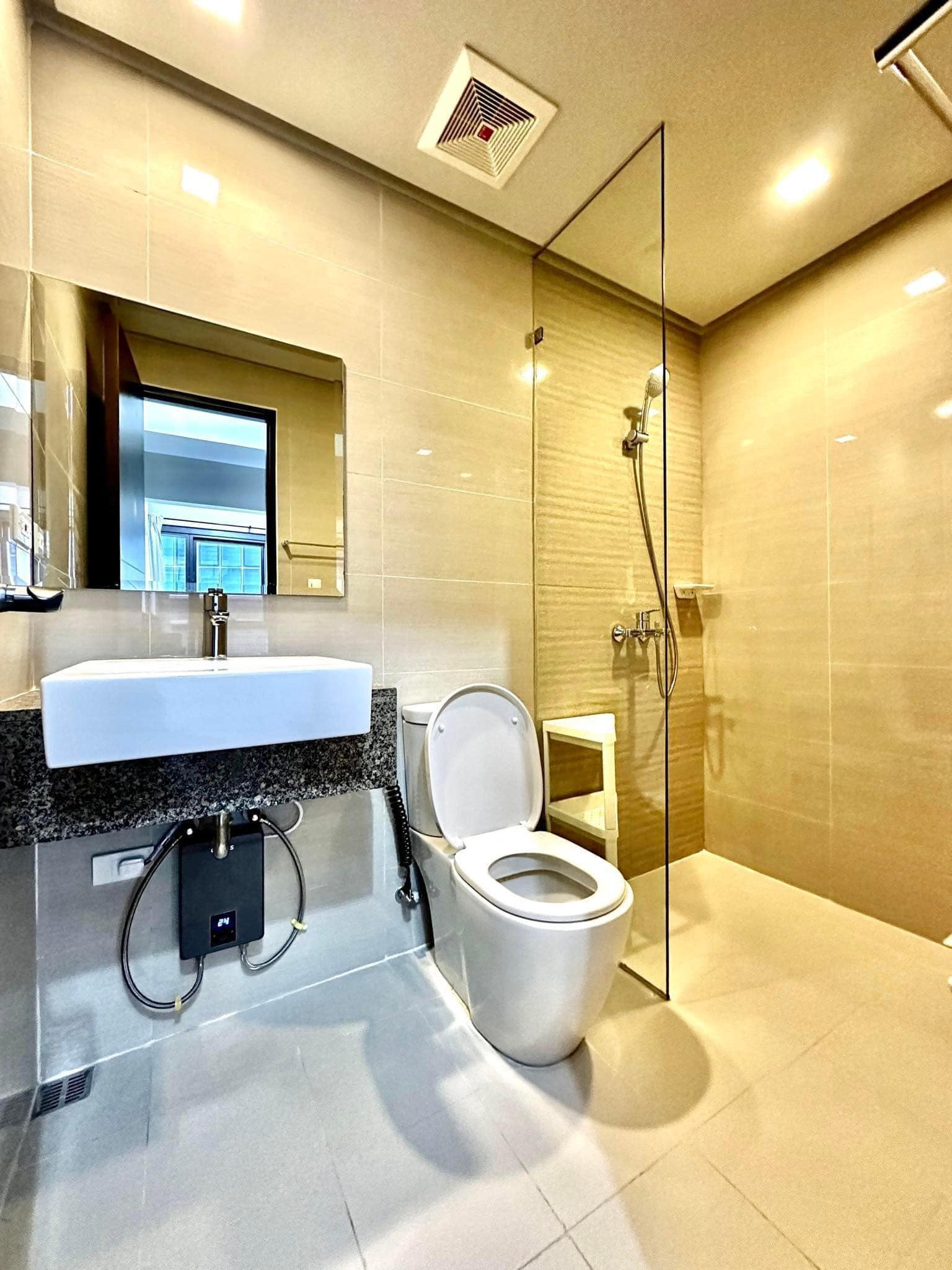 Prime 2 Bedroom Condo for Sale in Uptown Ritz Residences, BGC photo 3