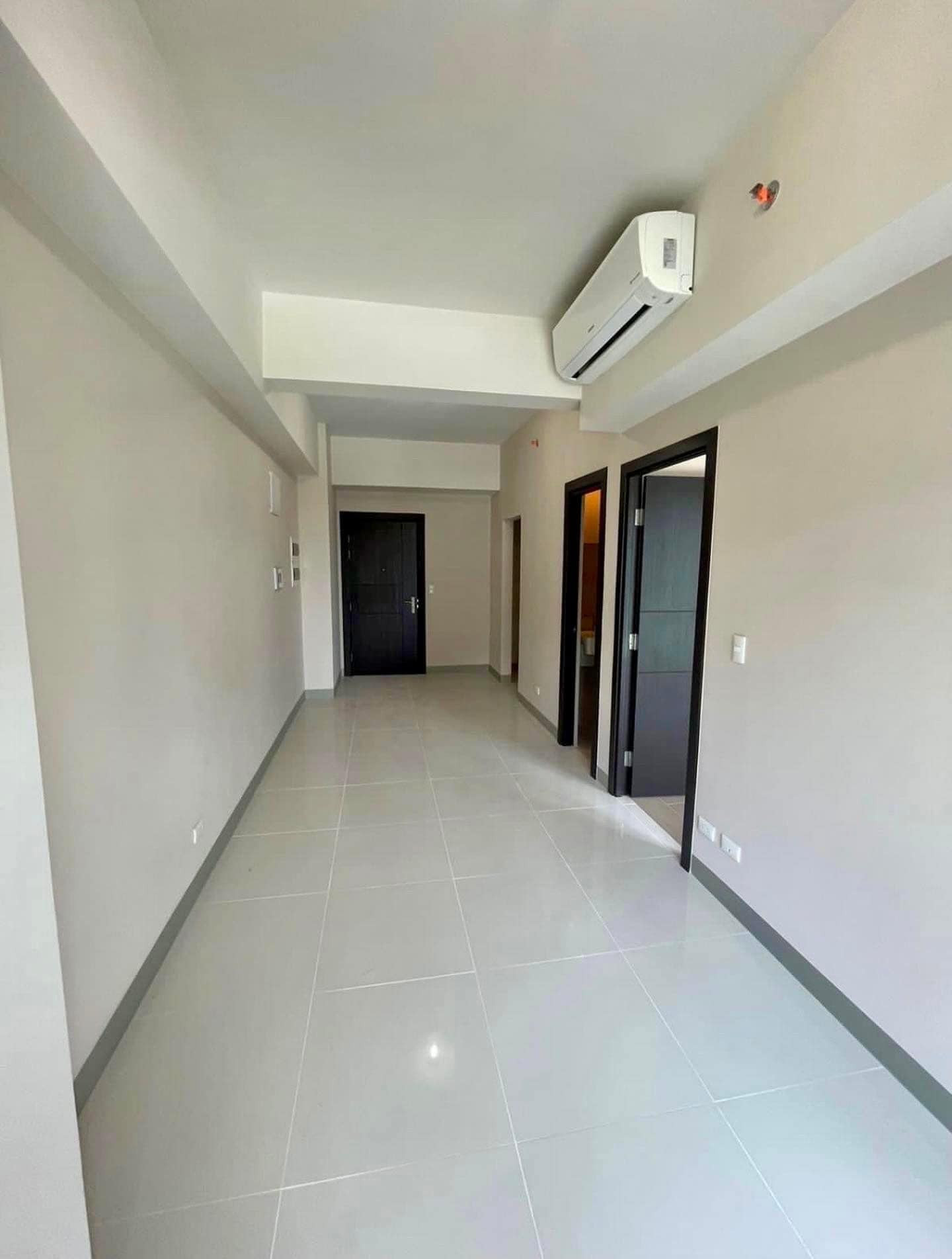 A Prime 1 Bedroom Condo for Sale in Uptown Parksuites, BGC photo 2