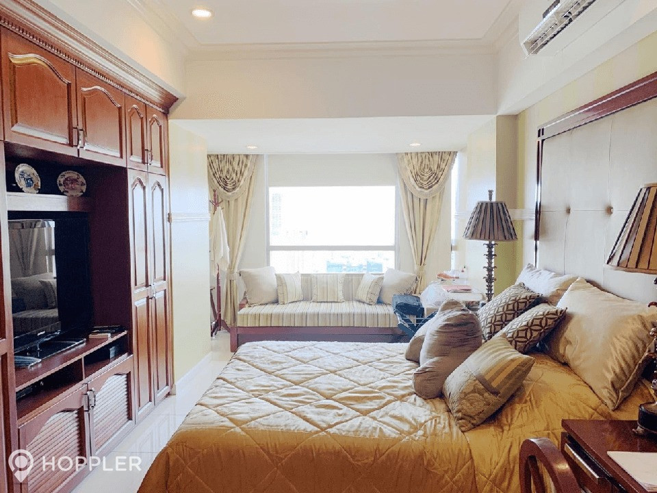 2BR Condo for Sale in MetroWalk Complex, Ortigas Center, Pasig photo 4