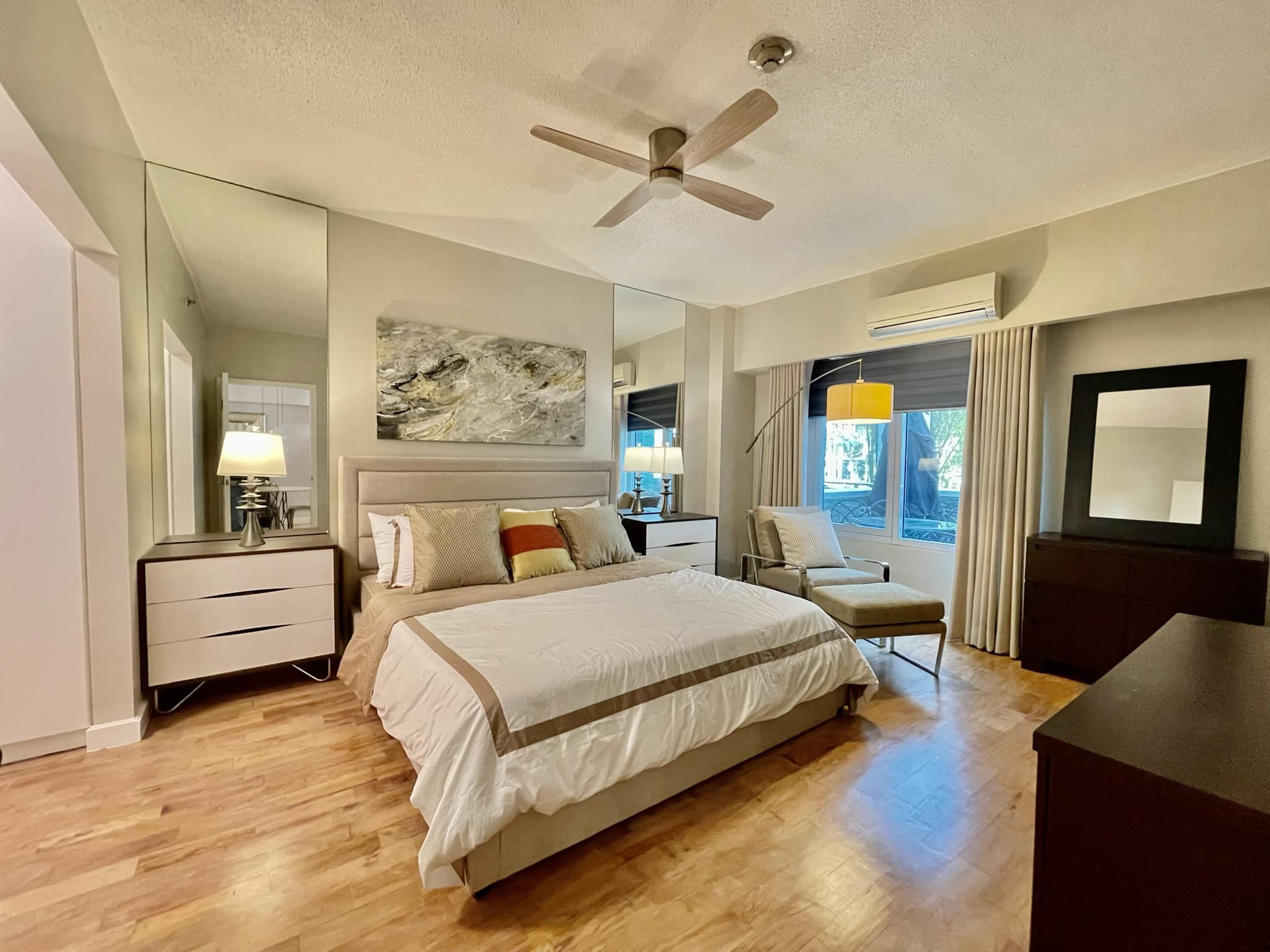 Own this Garden Unit in One Serendra, photo 3