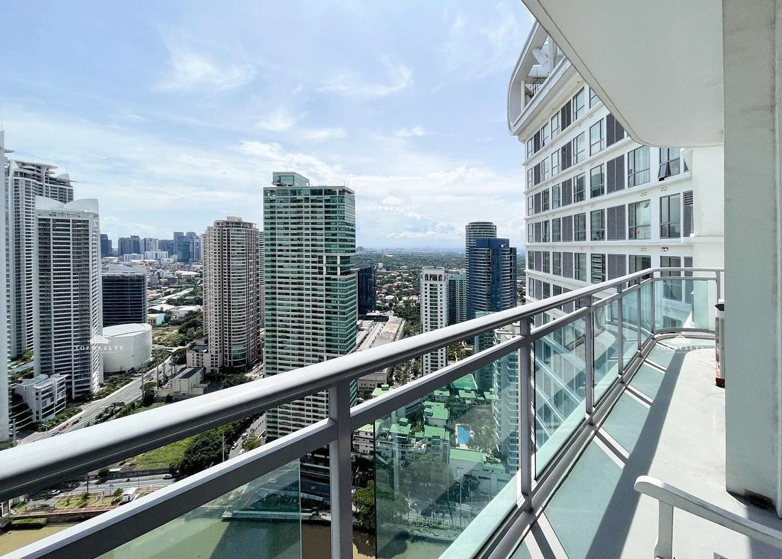 2-bedroom Corner Unit with Balcony for Sale in Acqua Private Residences photo 5
