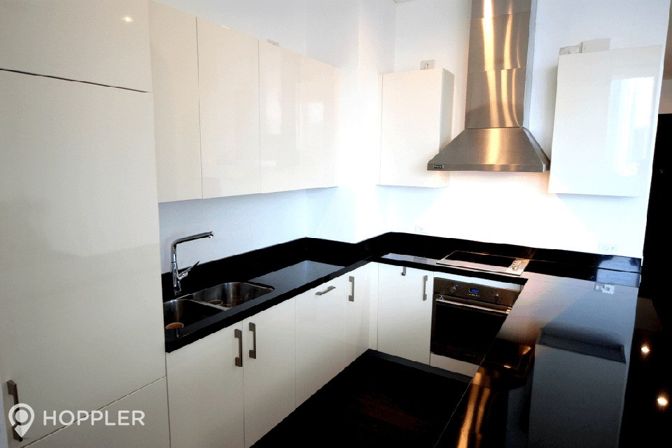 2BR Condo for Sale in Trump Tower Manila, Poblacion, Makati photo 3