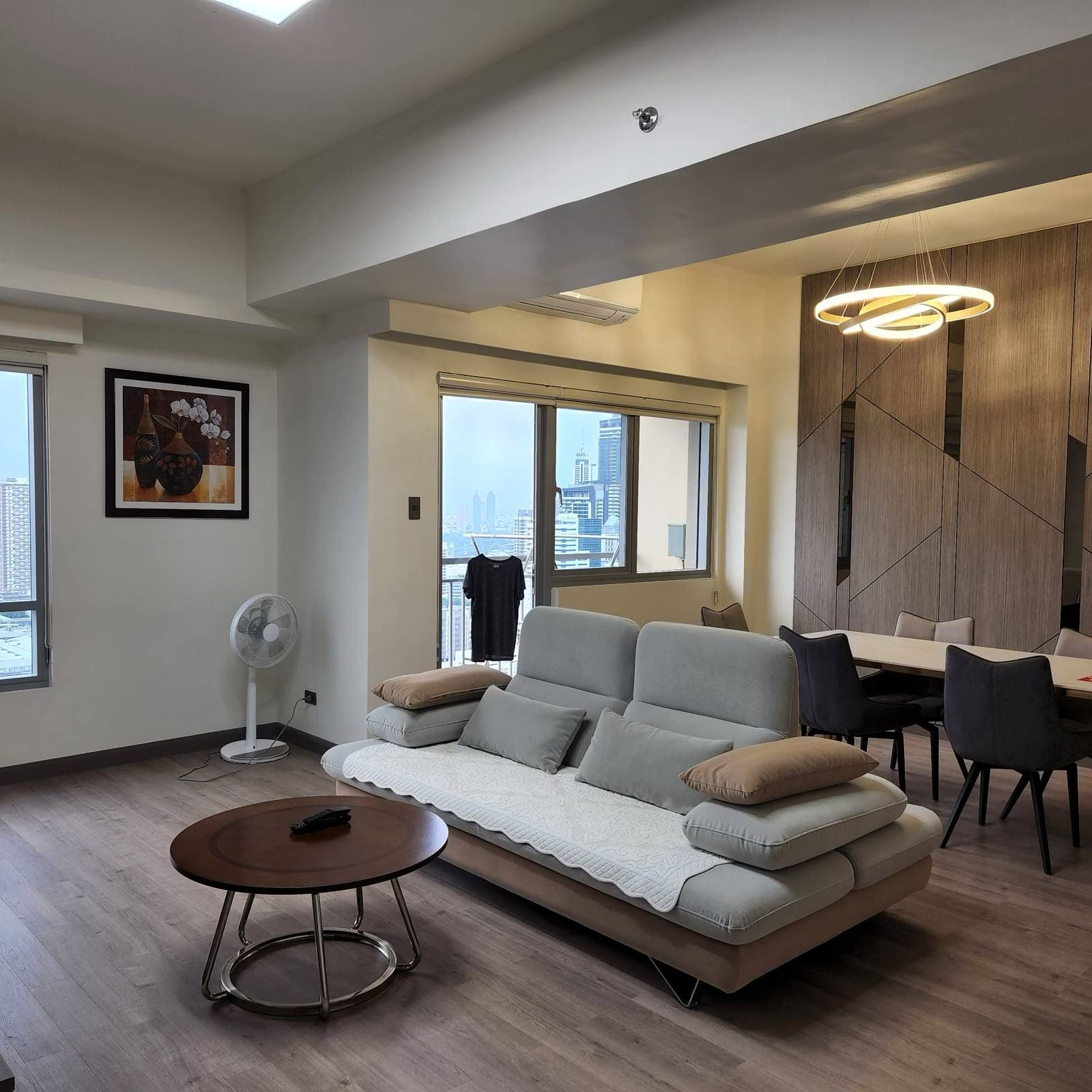 3BR Unit For Sale - The Vantage at Kapitolyo photo 2