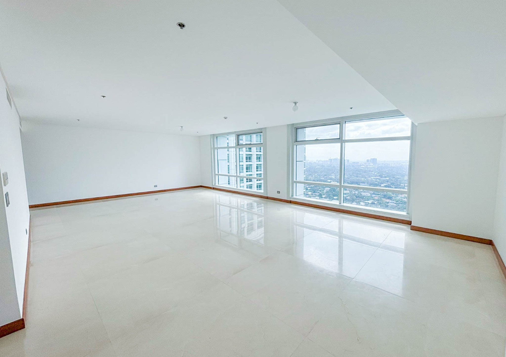 3-bedroom condominium photo 1