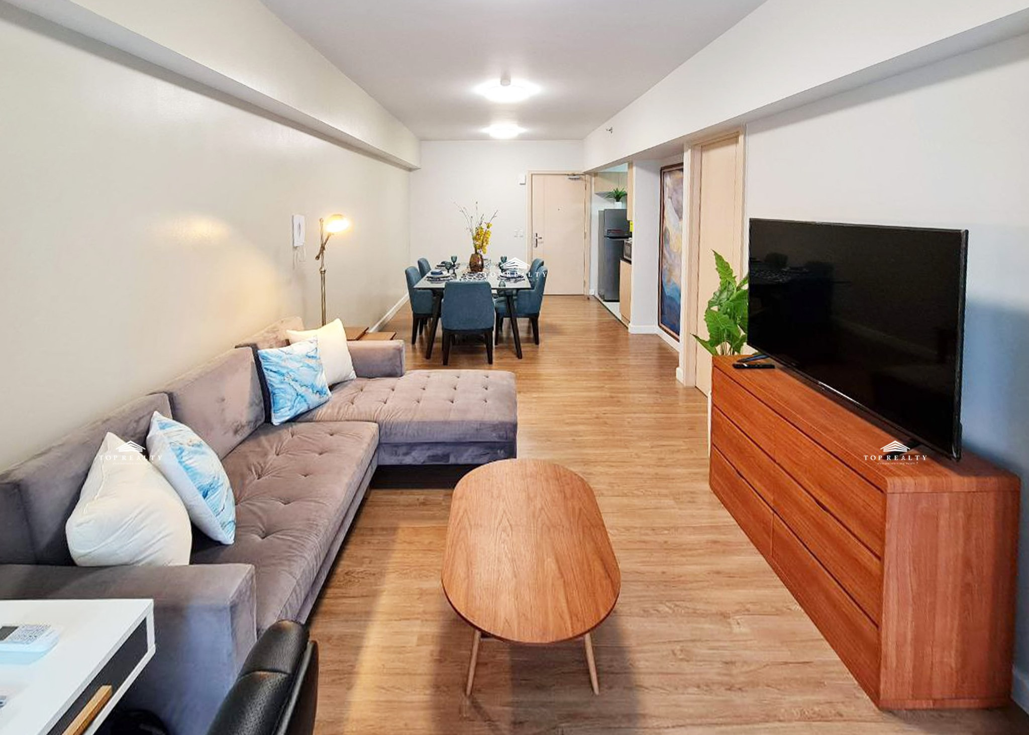 1BR Condo Unit with Homey Interiors for Sale in The Sandstone at Portico photo 3