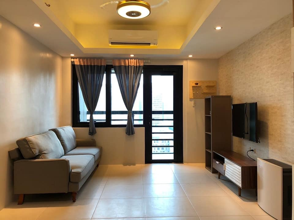 BGC condo Icon Plaza for rush sale photo 1