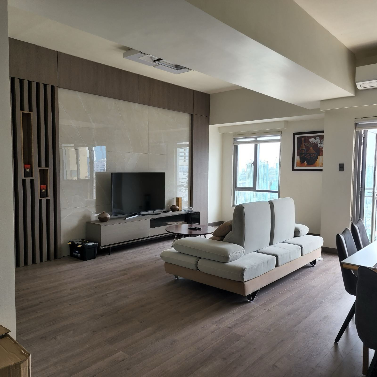 3BR Unit For Sale - The Vantage at Kapitolyo photo 1