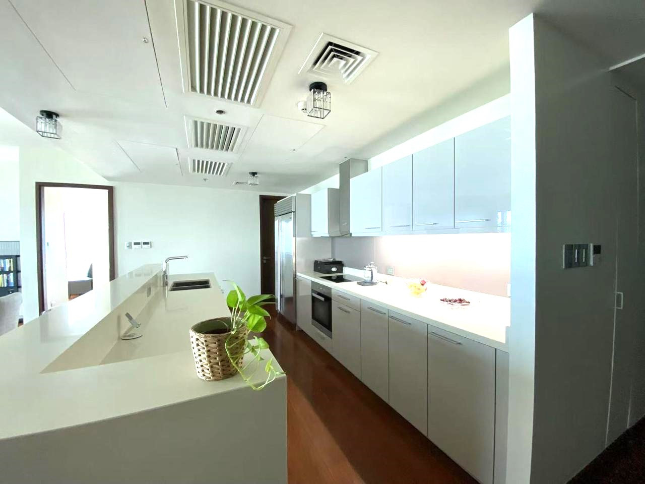 3BR Unit For Sale - Horizon Homes, Shangri-La BGC photo 4