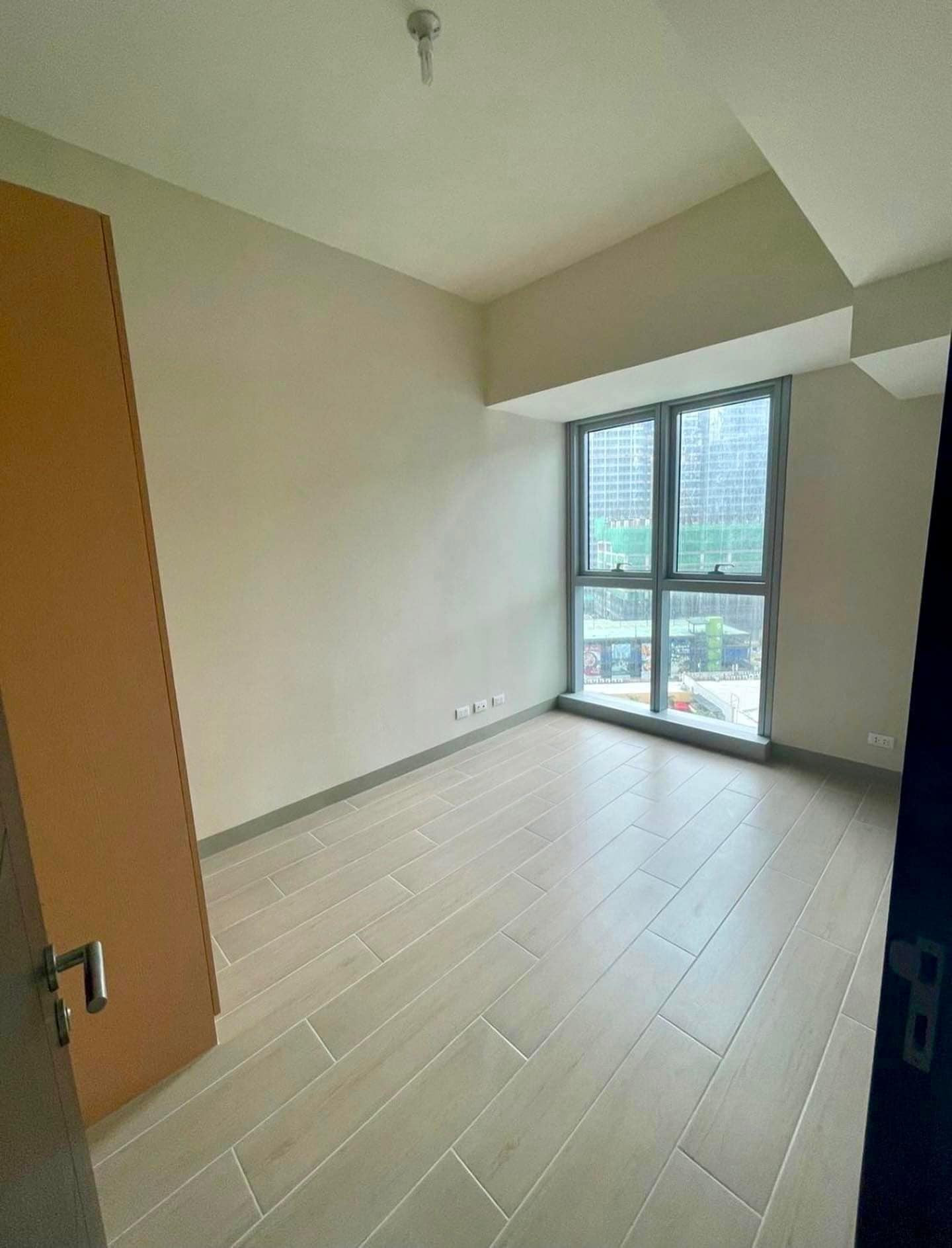 A Prime 1 Bedroom Condo for Sale in Uptown Parksuites, BGC photo 4