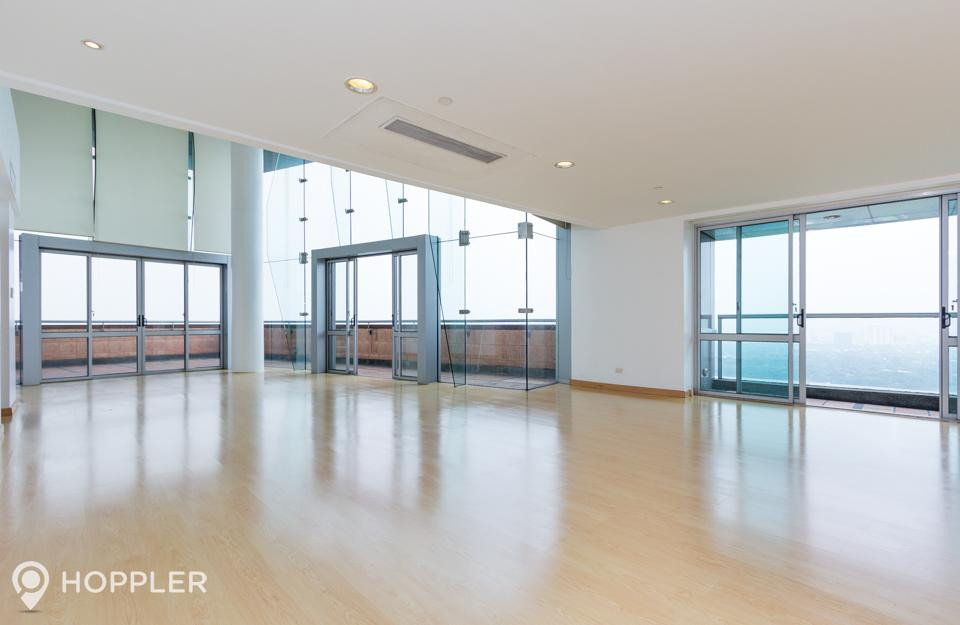 3BR Condo for Sale in Regent Parkway, BGC - Bonifacio Global City, Taguig photo 4