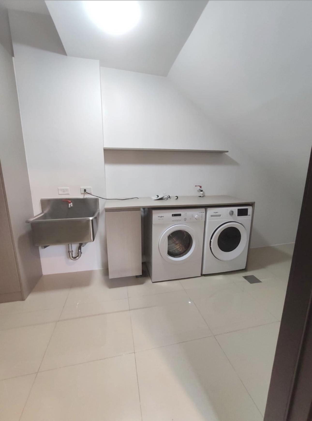 A Chic 3 Bedroom Penthouse for Sale in Arca South, Taguig City photo 4