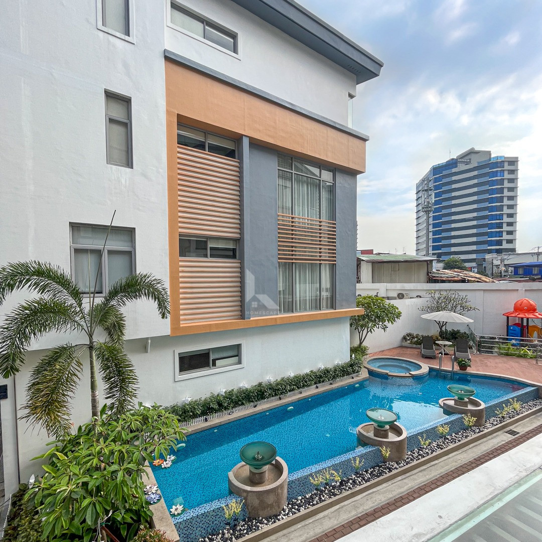 Stylish Modern Townhouse with Oriental European Theme for Sale photo 1