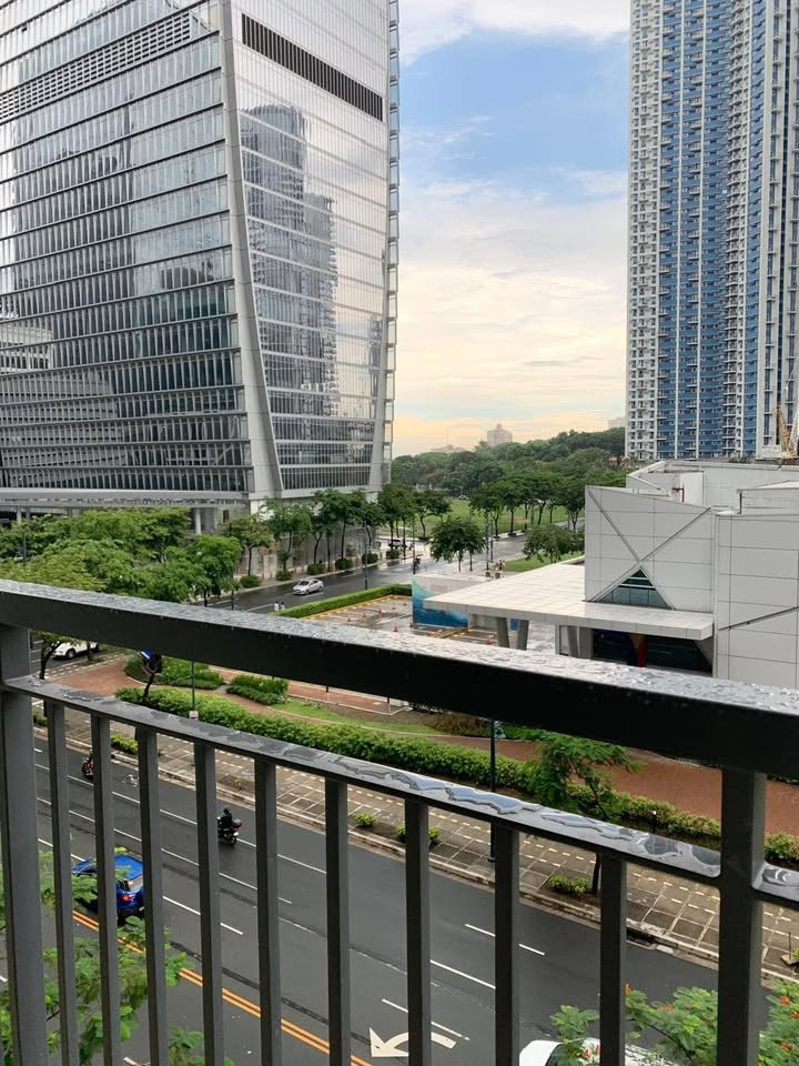 TWO  MARIDIEN  2 BEDROOM FOR SALE  high street south corporate plaza seda hotel photo 5