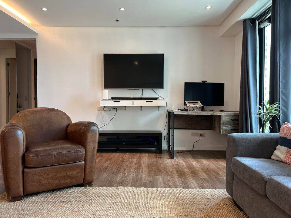 1 Bedroom unit with parking in Two Serendra for Sale photo 1