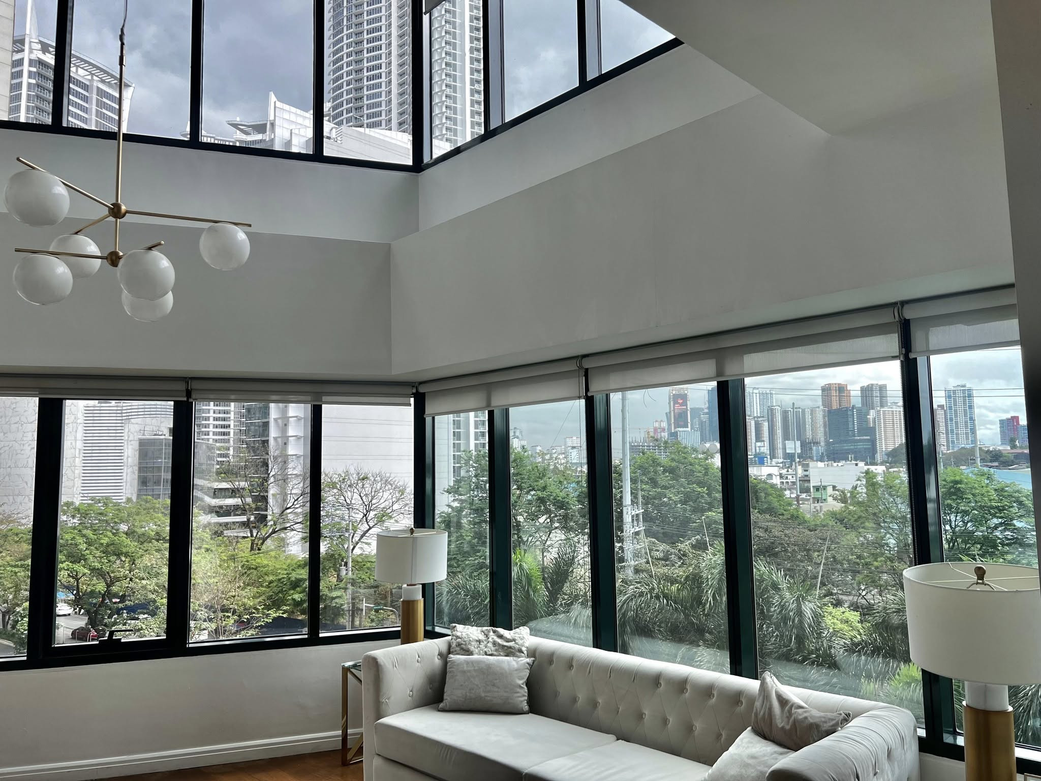 One Rockwell East 1BR unit with parking photo 2