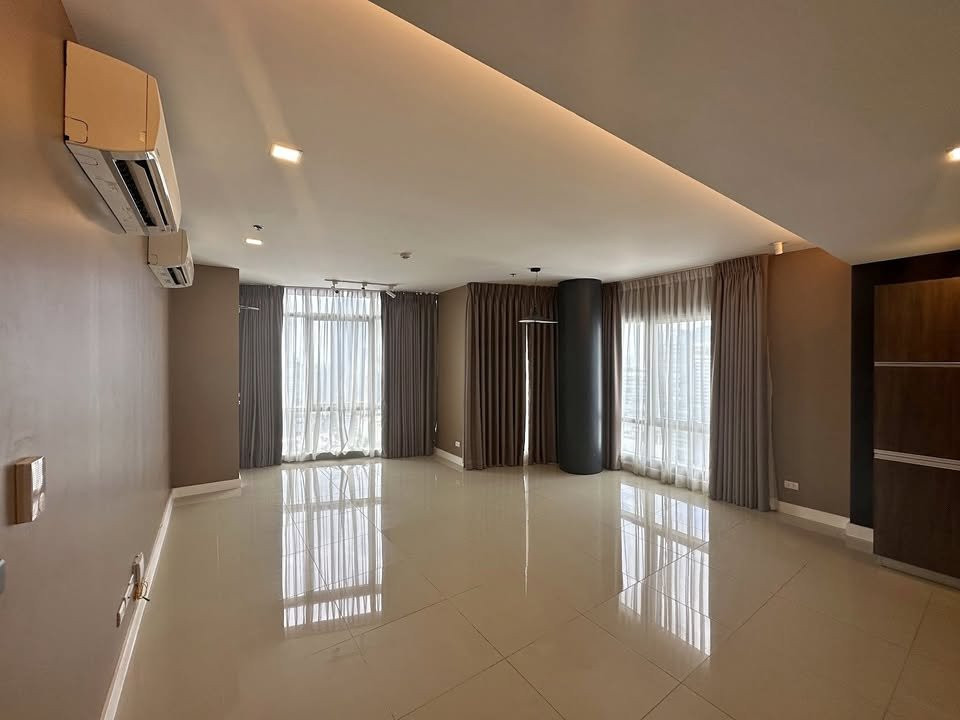 East gallery place 2br for sale high street Maridien verve residences photo 1