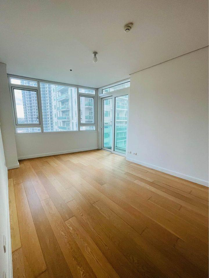 1BR unit in Park Terraces with parking Condo for Sale photo 2