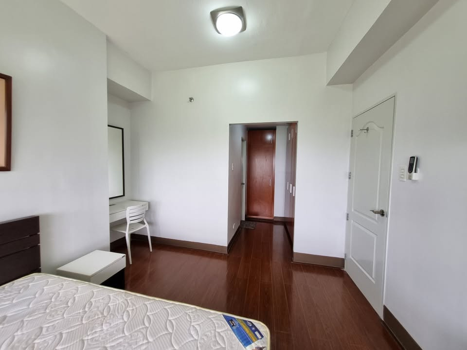 Fully furnished 2-bedroom condo for sale at Bellagio tower 3 photo 5