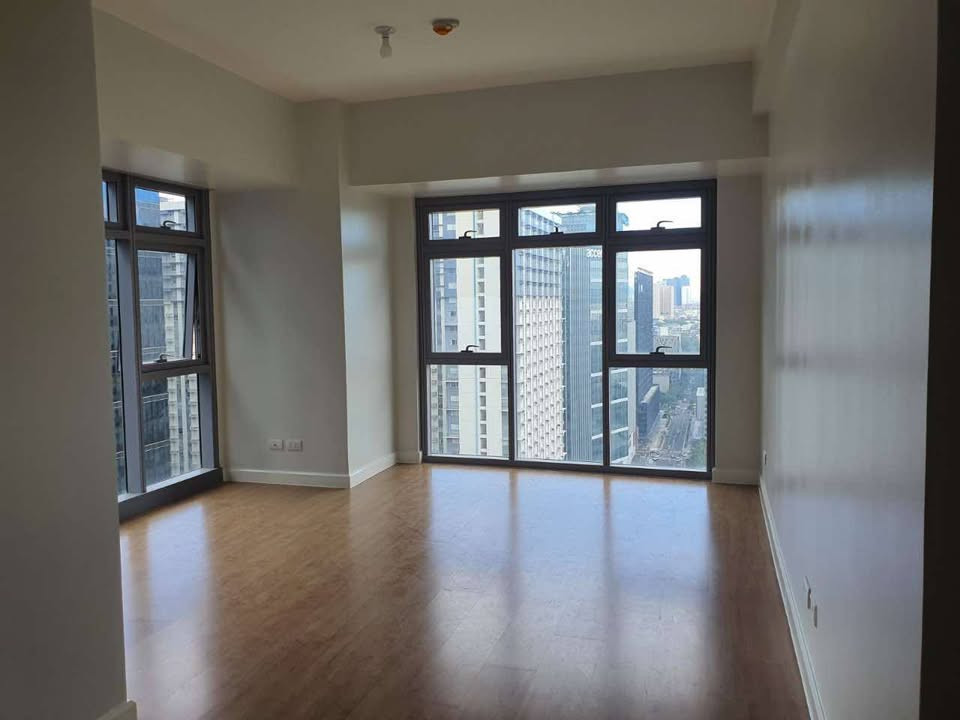 3BR unit in Park Triangle Residences photo 5