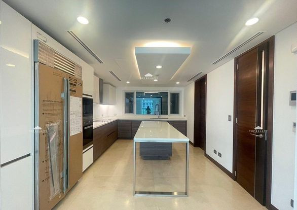 3BR Special Garden Condo Unit for Sale in Two Roxas Triangle, Makati City photo 3