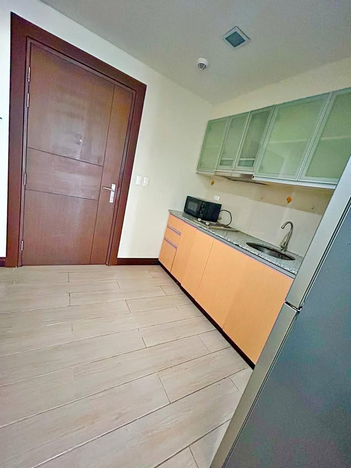 Three Central Makati 29N photo 3