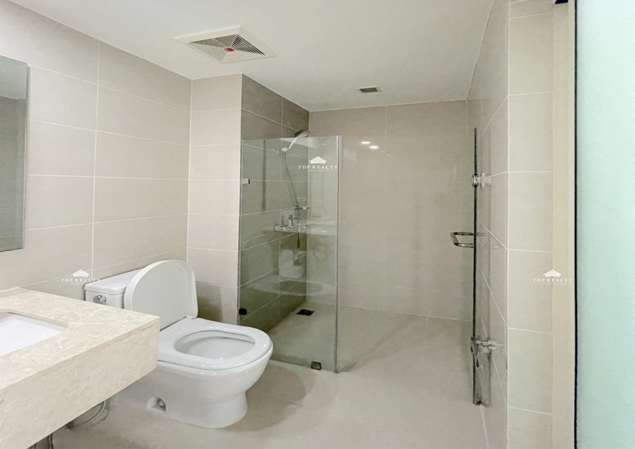 Two Bedroom Condo Unit for Sale in St. Moritz Private Estate, Taguig City! photo 5