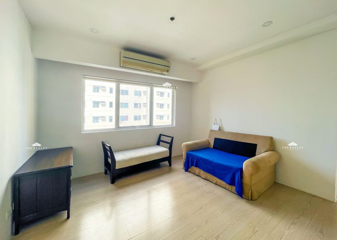 3-bedroom Condo Unit for Sale in South of Market, Bonifacio Global City photo 4