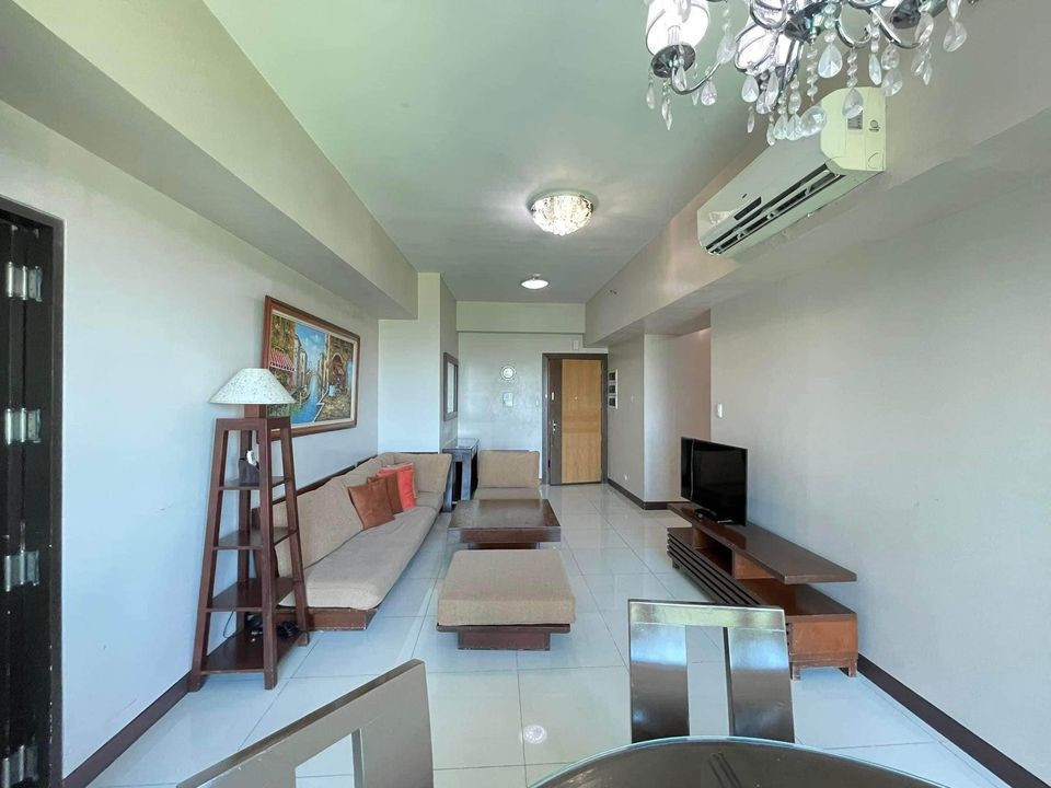 8 FORBES 2BR Furnished Condo Unit photo 3