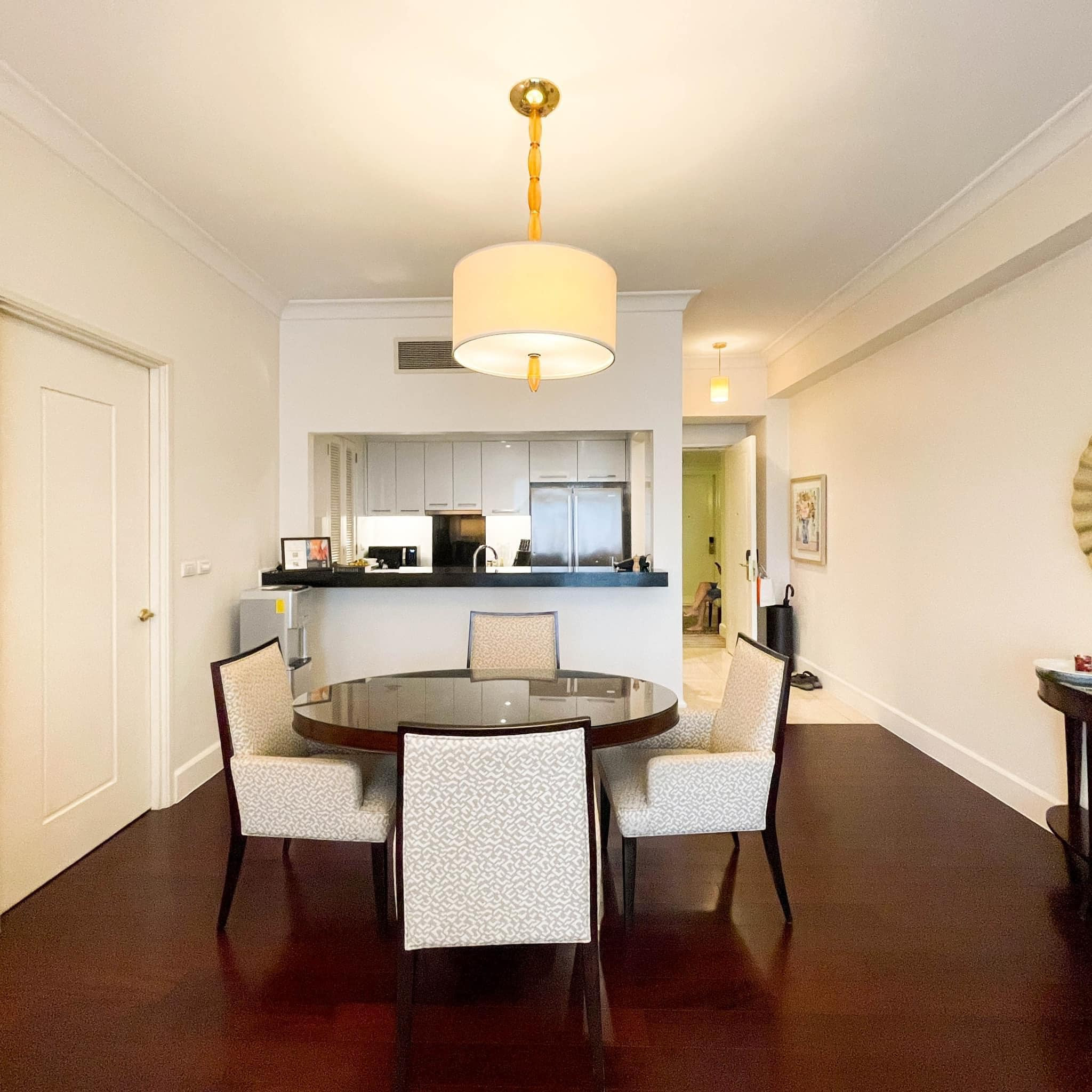 A Dazzling Condo Unit for Sale in Raffles Makati. photo 3