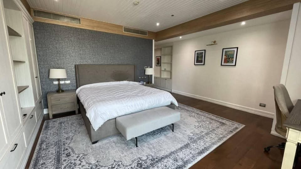 TWO ROXAS TRIANGLE 3 Bedroom Fully furnished and Interior decorated photo 5