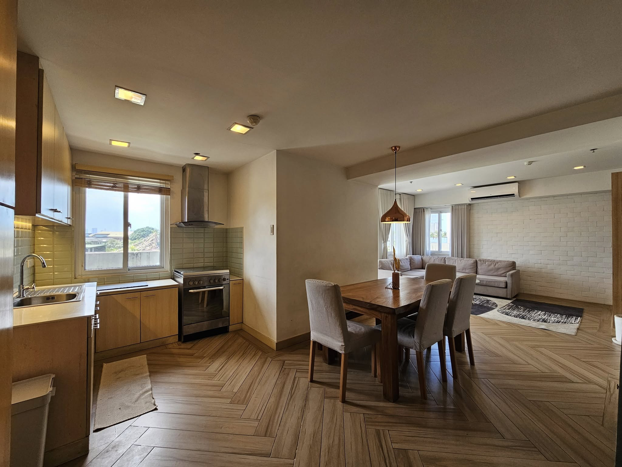 Cozy 1-Bedroom Condo Unit for Sale photo 1