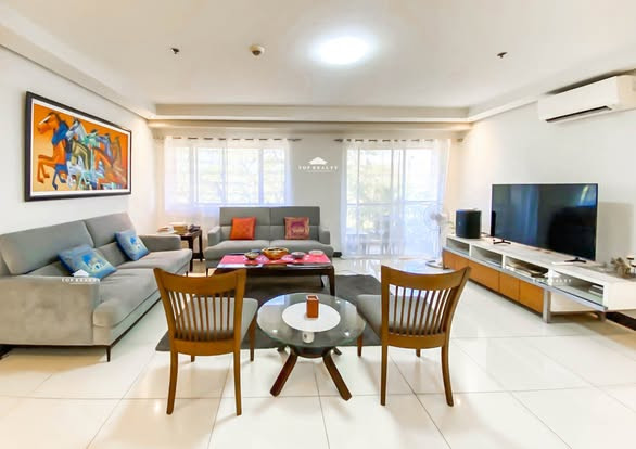 A fully furnished condo unit in a secure and exclusive community, photo 2