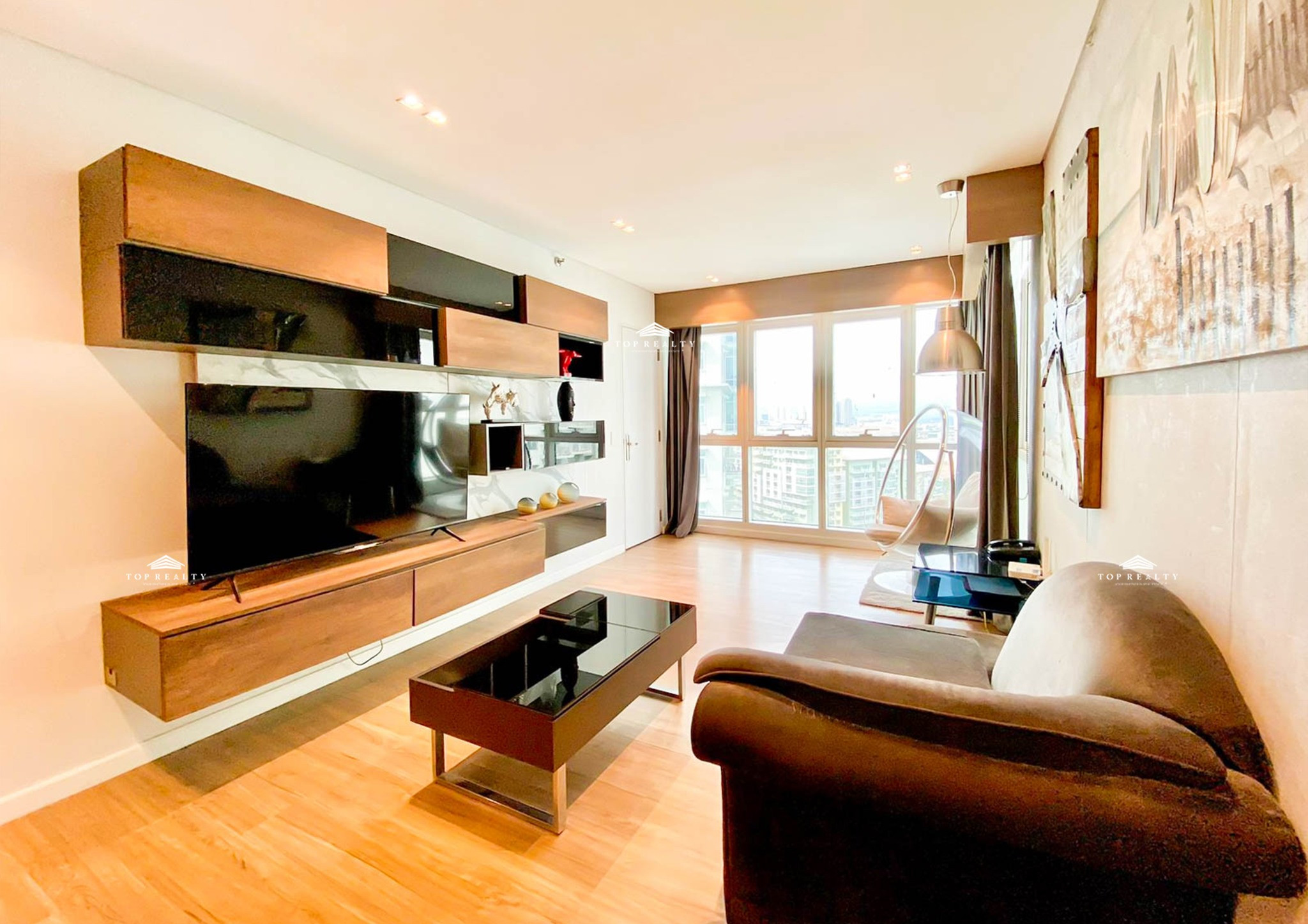 Two Serendra This fully furnished corner unit offers sweeping vistas of Laguna photo 1