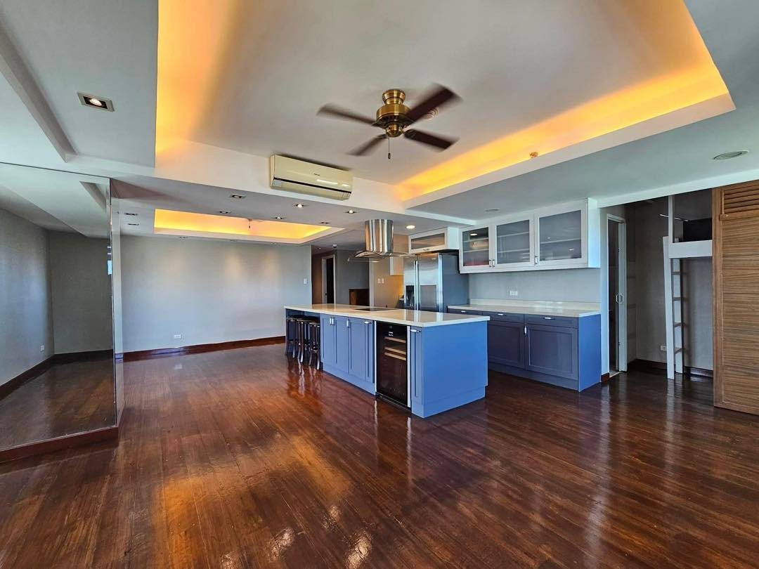 A Stylish 3 Bedroom Condo for Sale in The Grove, Rockwell photo 3