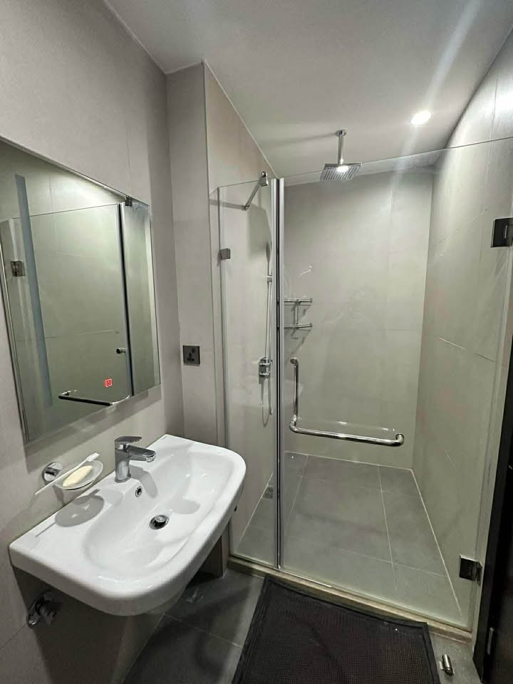 1-Bedroom Luxury Condo unit is up FOR SALE photo 5