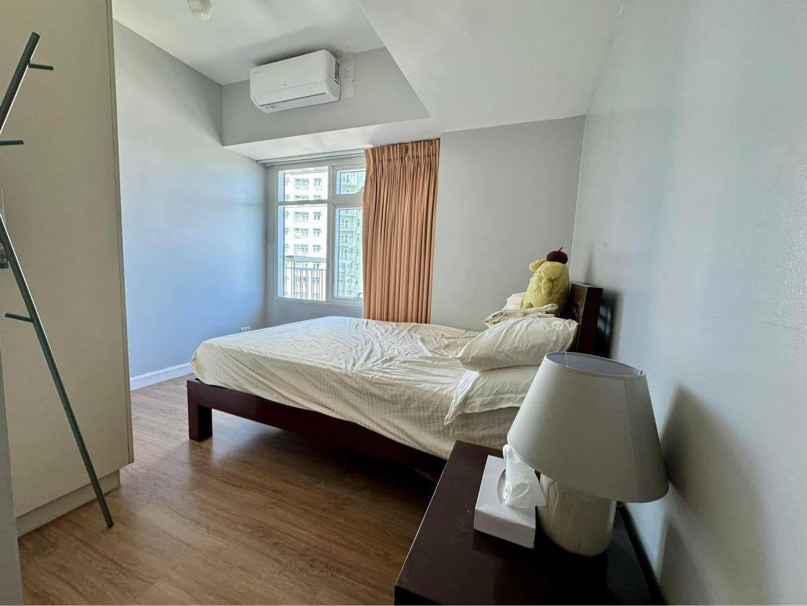 2BR Penthouse unit in Two Serendra photo 4