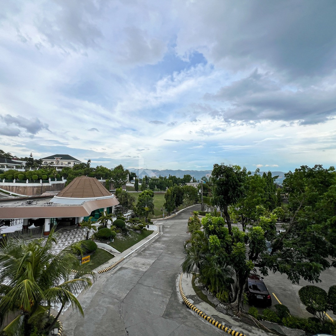 Notable Modern Condominium with Scenic Views of Antipolo photo 2