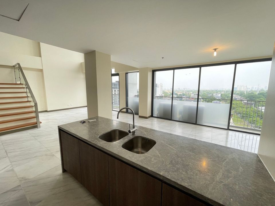 Penthouse w Private Pool photo 4