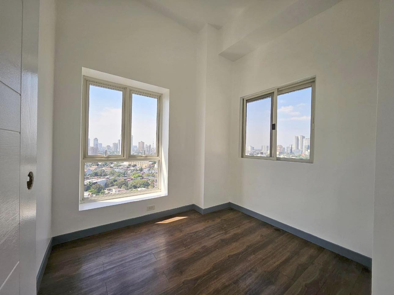 An Impressive 4 Bedroom Condo for Sale in New Manila, photo 3