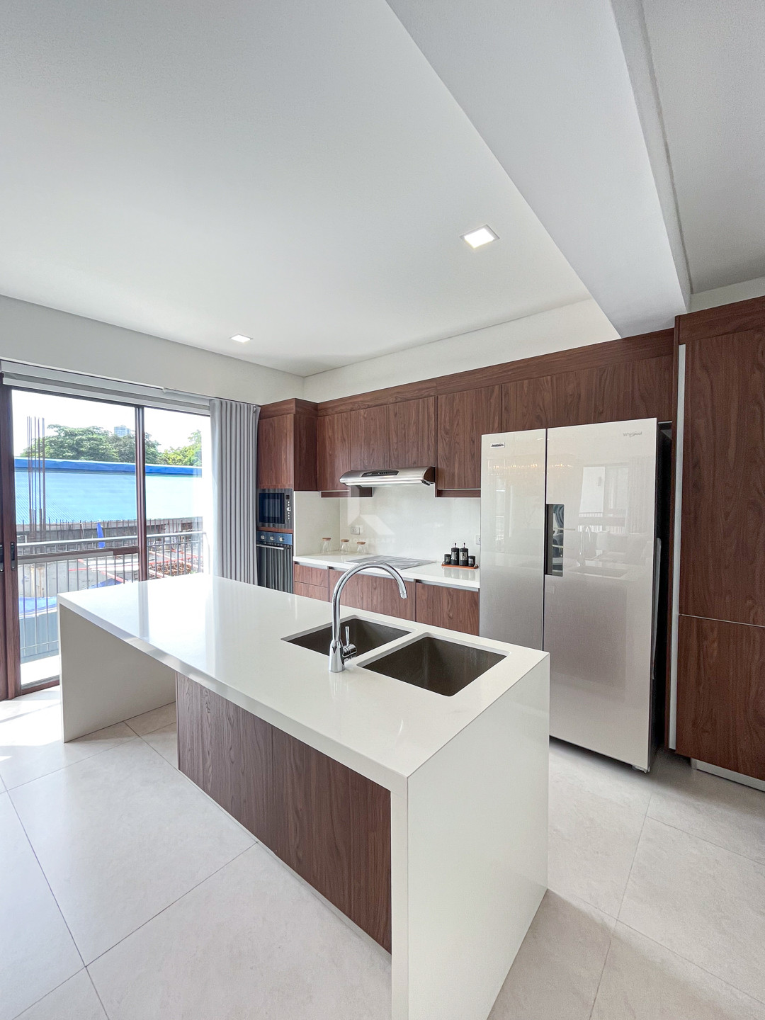 Remarkable 5-Storey Townhouse For Sale photo 3