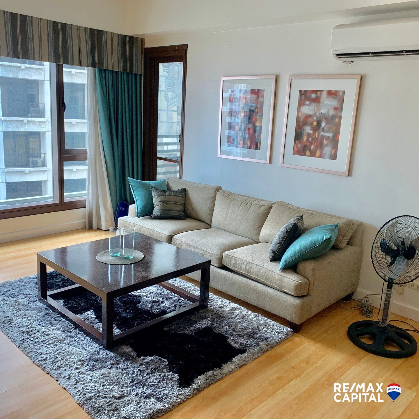 Condominium Unit in Shang Grand Tower, Makati photo 1