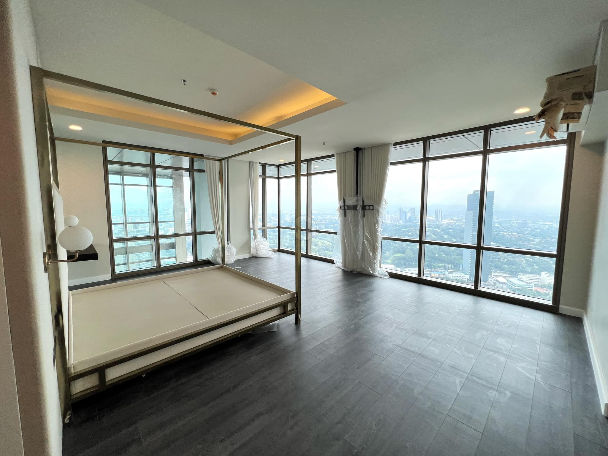 A Modern Brand New Penthouse for Sale in Viridian, Greenhills photo 1