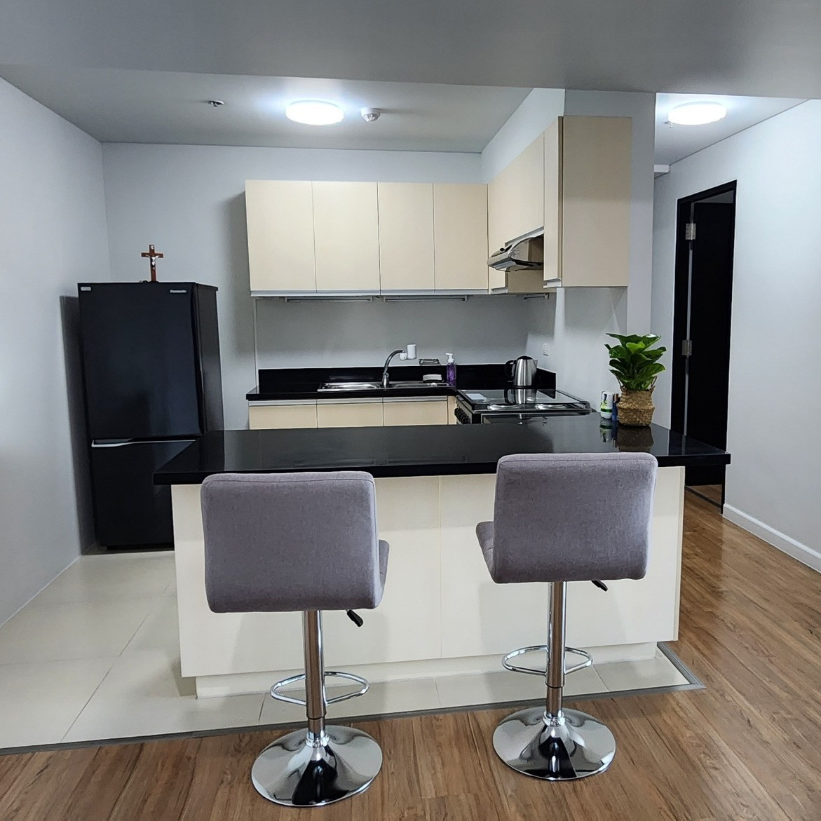Beautiful Spotless Condo Unit For Sale In Solstice Tower 1, Circuit Makati photo 4