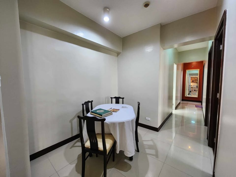 3 Bedroom Condo Unit For Sale Located at Sarasota, Newport City photo 4