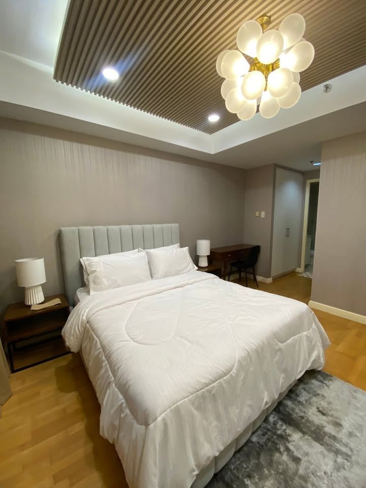 One Rockwell East Tower photo 3