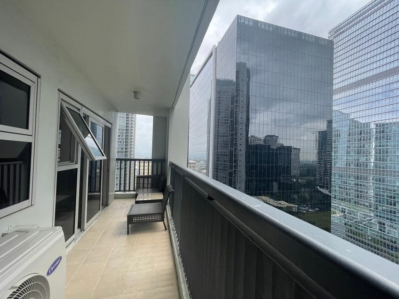 Own this Fully Furnished 1-Bedroom Corner Unit in One Maridien Tower photo 4