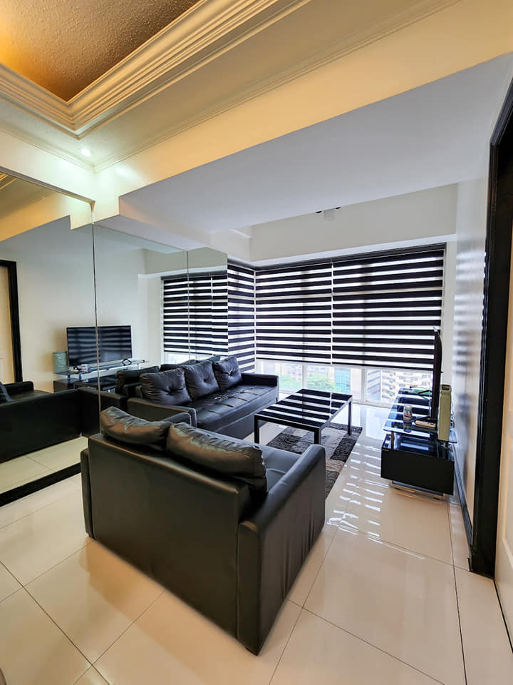 2BR Condo for SALE in One Lafayette Square Salcedo Village Makati City photo 4