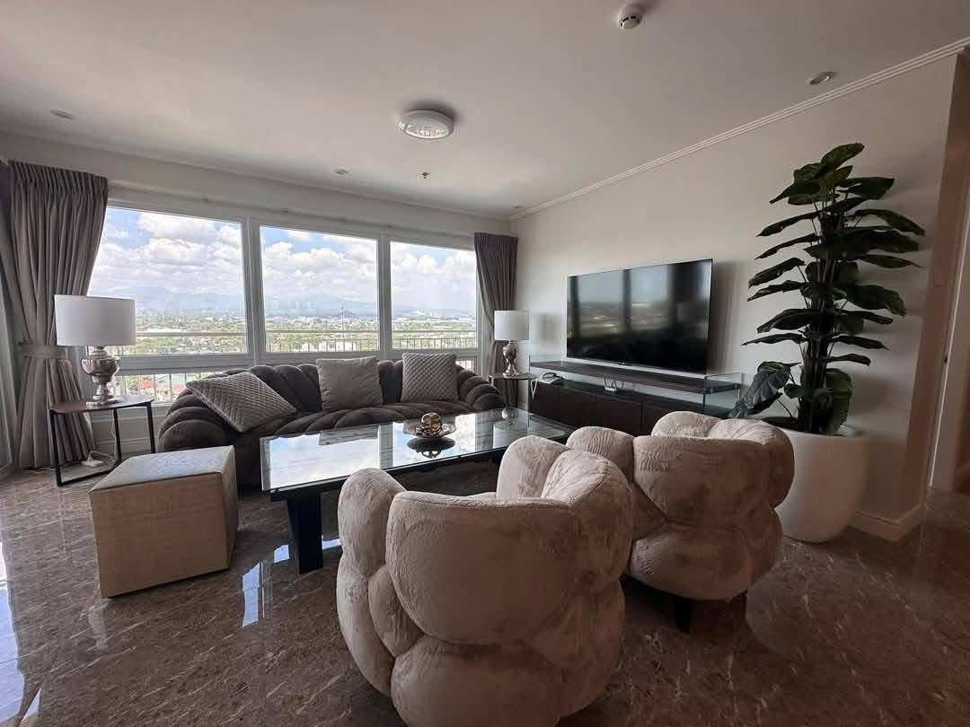 TWO BEDROOM IN LA GRANDE CONDO FOR SALE IN ANGELES CITY photo 1